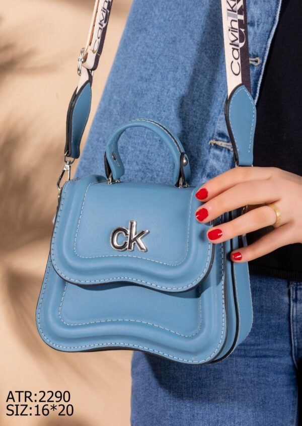 ⁦شنطه Calvin Klein⁩ - الصورة ⁦4⁩