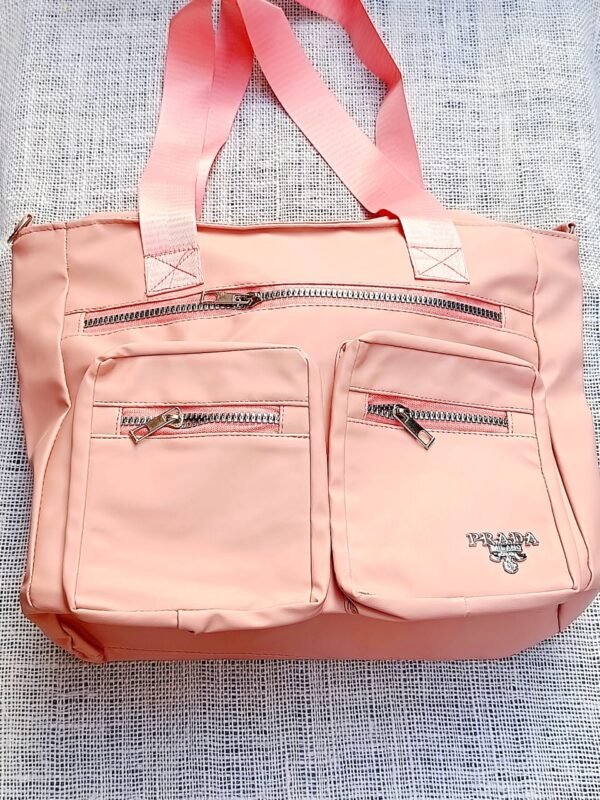 شنطه PRADA كبيره