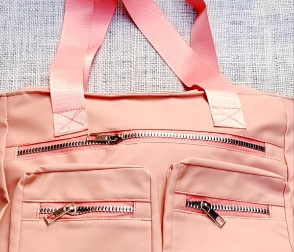 ⁦شنطه PRADA كبيره⁩ - الصورة ⁦4⁩