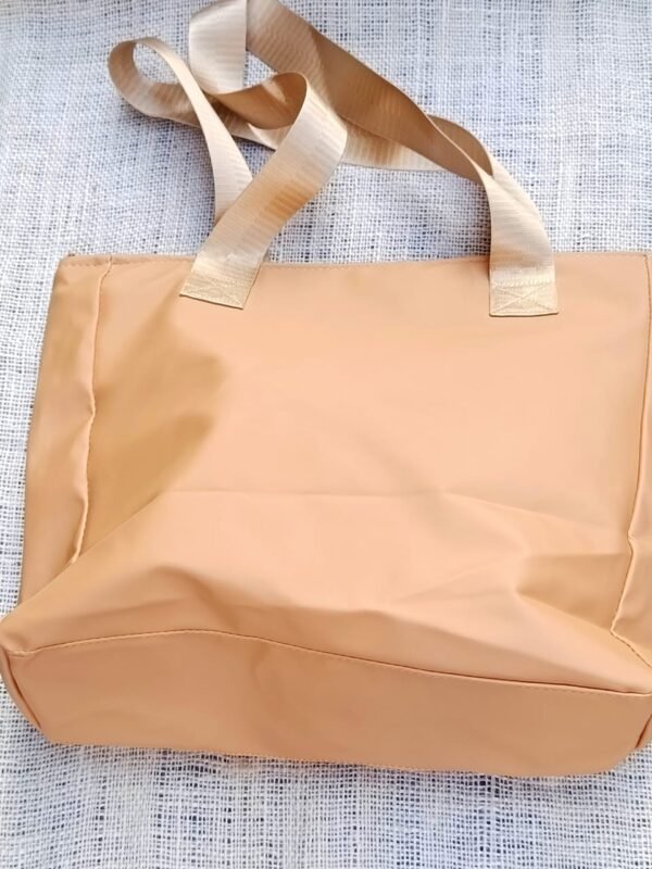 ⁦شنطه PRADA كبيره⁩ - الصورة ⁦8⁩