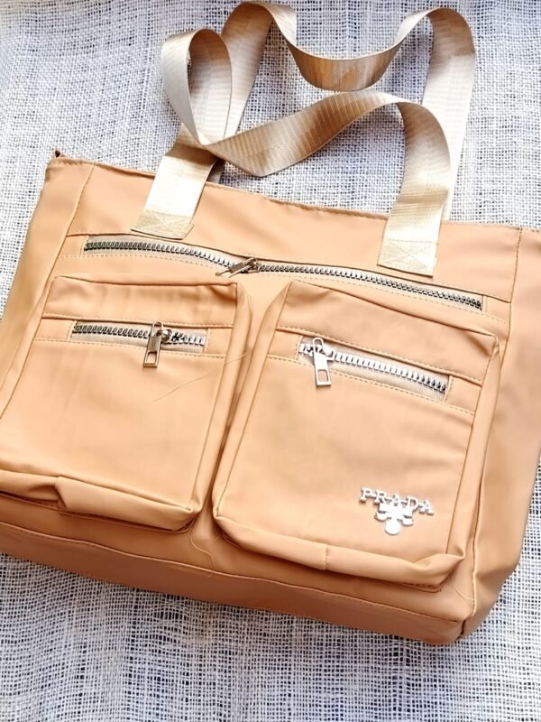 ⁦شنطه PRADA كبيره⁩ - الصورة ⁦10⁩