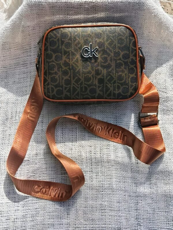 شنطه Calvin Klein